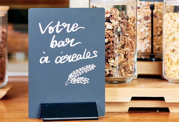 Socle porte-visuel de 105 x 70 mm en PVC rigide noir - Hauteur de 30 mm