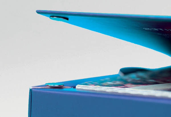 Pastille adhésive magnétique de Ø 9.5 mm et d'épaisseur 1 mm - Force 700 g/cm2