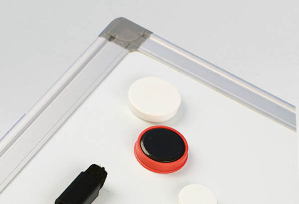 Punaise magnétique rouge de Ø 30 mm (jusqu'à 10 feuilles)