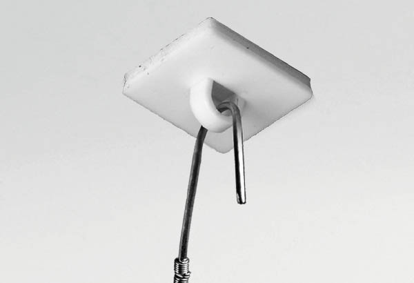 Crochet fermé en PVC blanc avec base adhésive carrée de 20 x 20 mm - Injecté