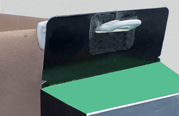 Renfort blister Delta rigide en PET adhésivé - Poids maxi 200g - 40 x 35 mm