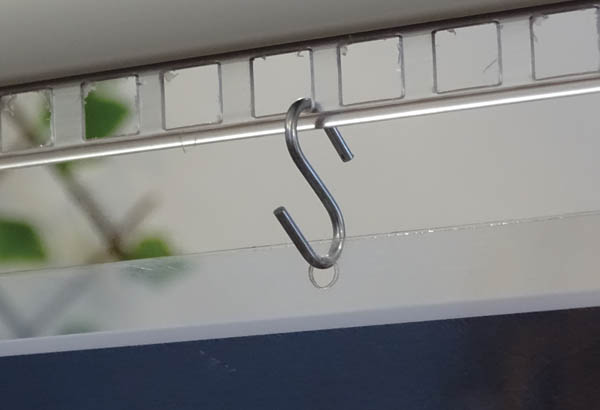 Crochet S en métal de Ø 2 mm - Hauteur 24 mm