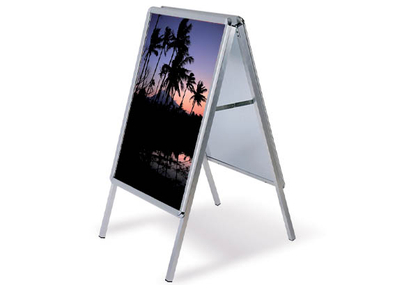 Chevalet cadre clippant 2 faces spécial extérieur avec profil de 32 mm - Format A0