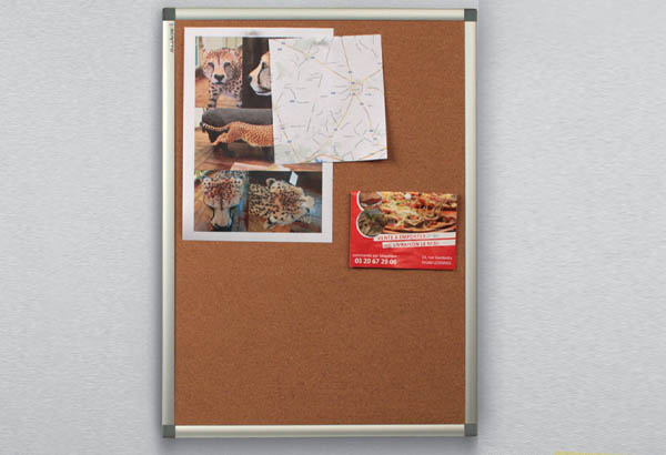 Tableau en liège avec profil en aluminium - 900 x 600 mm