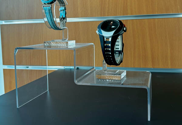 Podium escalier 2 marches en acrylique de 3 mm - 100 x 100 x 210 mm