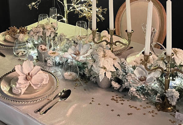 Guirlande en sapin et fleurs blanches floquées - Longueur 2 m - Diamètre 20 cm