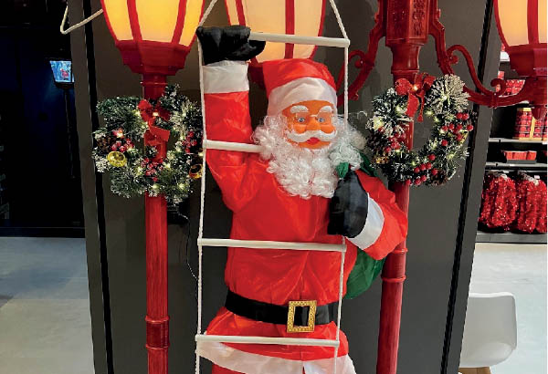 Père Noël grimpeur sur échelle - Hauteur 160 cm - 48 x 30 cm