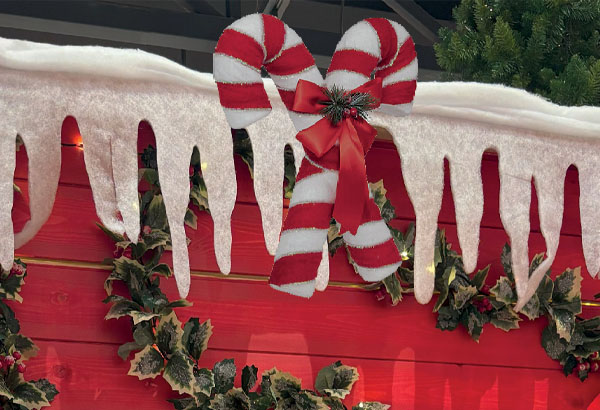 Sucre d'orge double rouge et blanc - Hauteur 45.7 cm - 41.9 x 12.9 cm