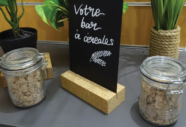 Porte-visuel en liège avec rainure pour visuel de format A5 de 2 mm d'épaisseur