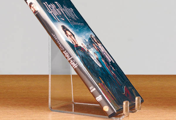 Porte-produit incliné avec retour avant de 20 mm en acrylique - 120 x 104 mm