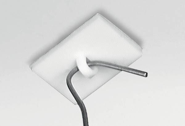 Crochet fermé en PVC blanc avec base adhésive rectangle de 27 x 37 mm - Injecté