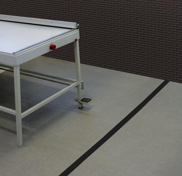 Ruban de marquage Ultramarque® adhésivé 1 face de 50 mm x 33 m - Noir