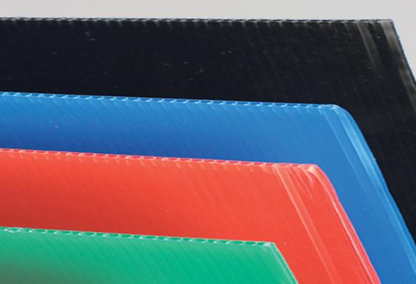 Plaque polypro alvéolaire noire de 3 mm et 450g - 800 x 1200 mm