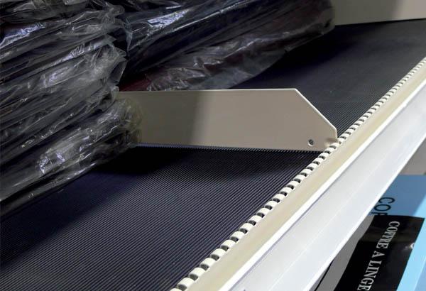 Tapis antiglisse noir en caoutchouc rainuré - 3 m x 400 mm x 3 mm