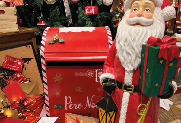 Boîte aux lettres rouge du Père Noël - Hauteur 82 cm - 46 x 35 cm