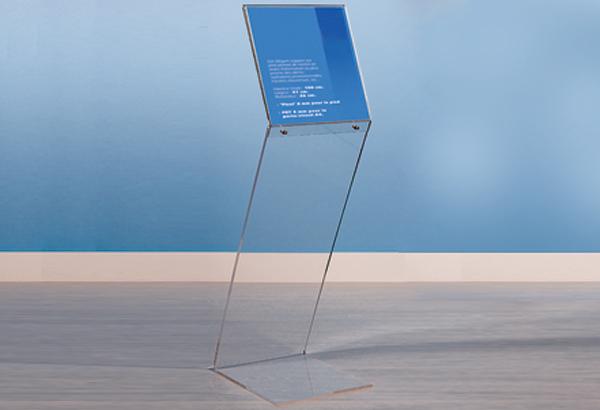 Porte visuel en "Z" avec cadre en plexi et PET - Format A4