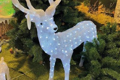 CERF LUMINEUX 200 LEDS H 119 CM CERF LUMINEUX 200 LEDS H 119 CM
