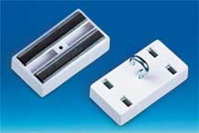 Aimant ferrite rectangulaire - 53 x 28 mm - Charge 15 kg Aimant ferrite rectangulaire - 53 x 28 mm - Charge 15 kg
